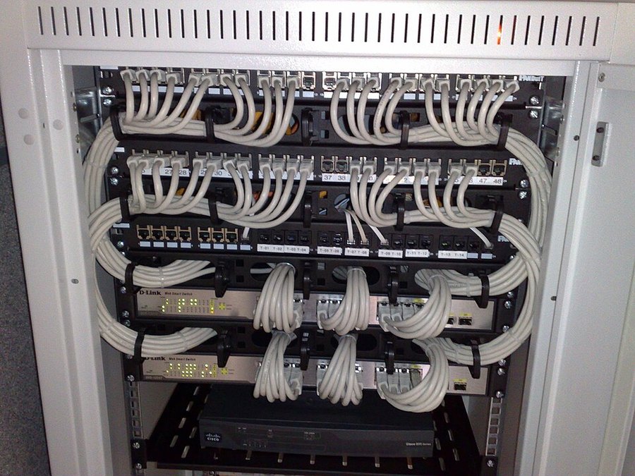 24-Port Gigabit Managed Rackmount Switch