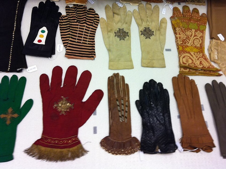 Safety gloves